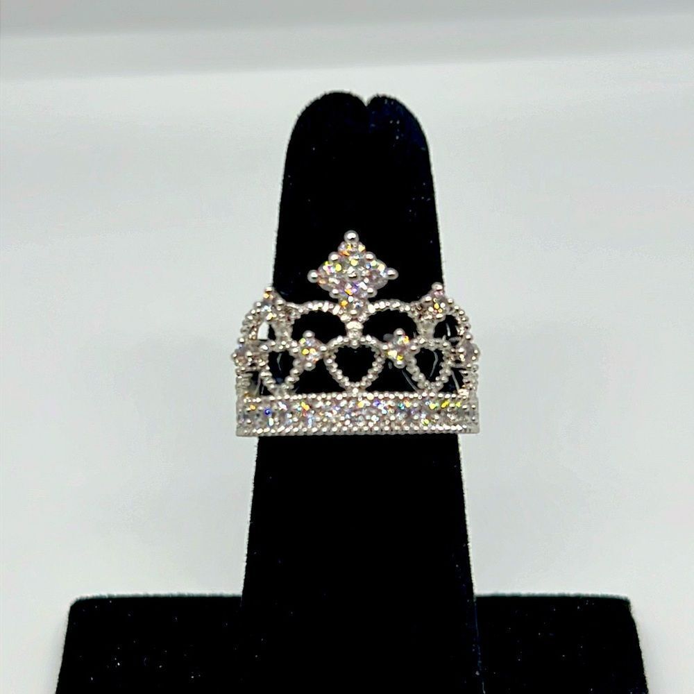 Beautiful Vintage Princess Silver Ring With Crown Design